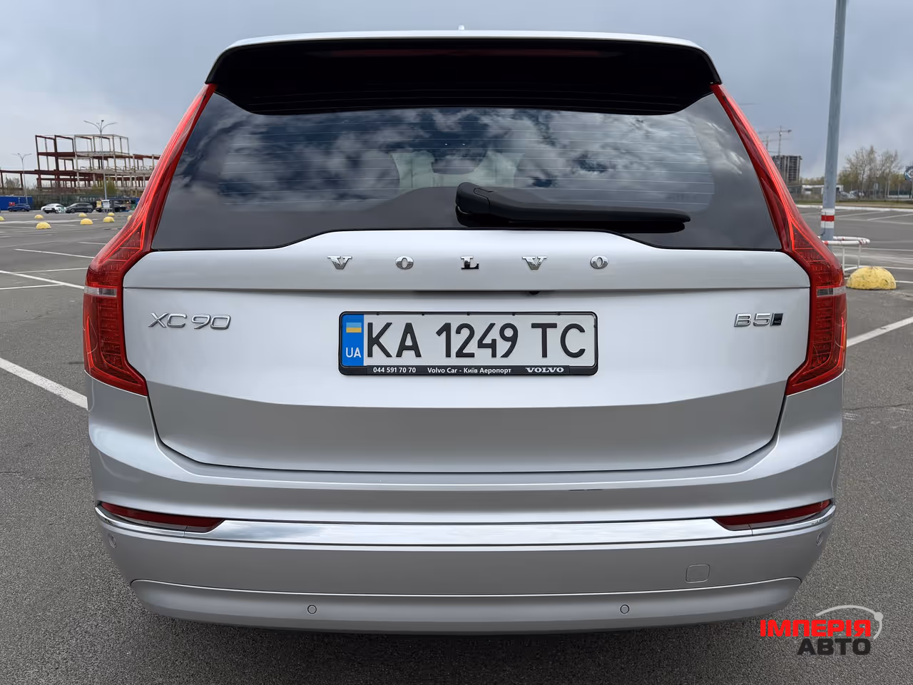 Volvo XC90 - фото 9