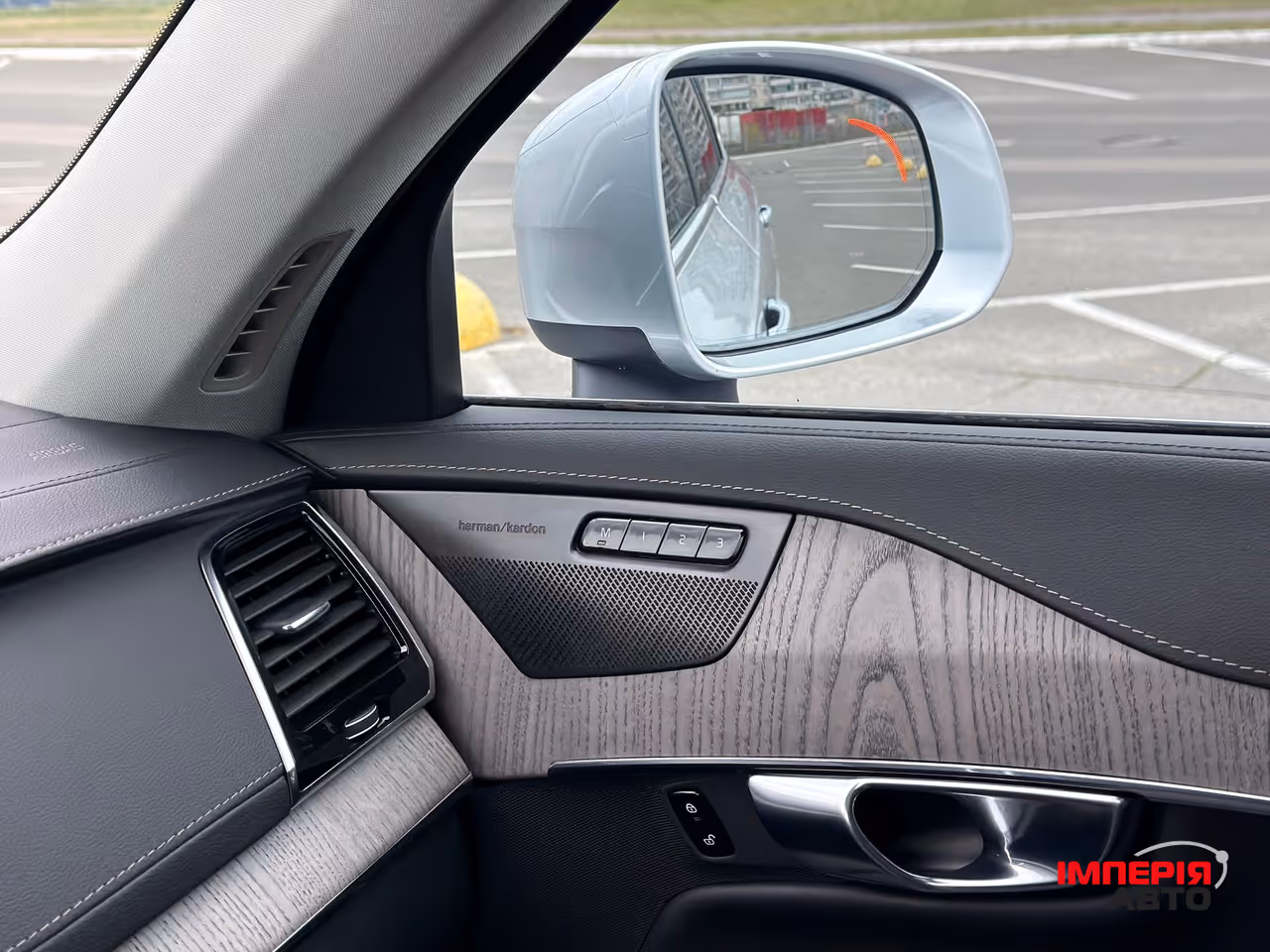 Volvo XC90 - фото 31