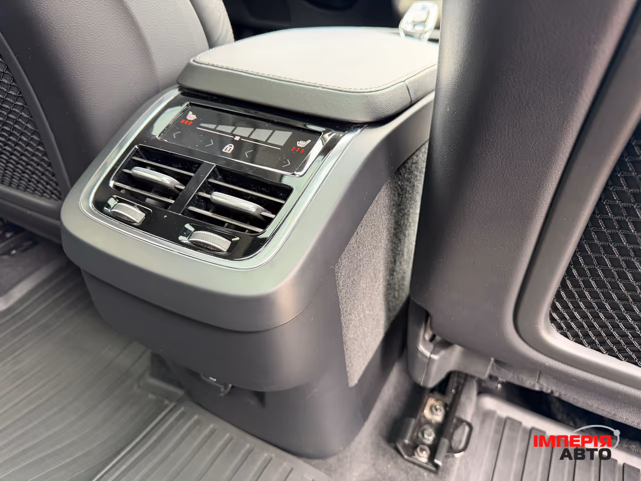 Volvo XC90 - фото 20