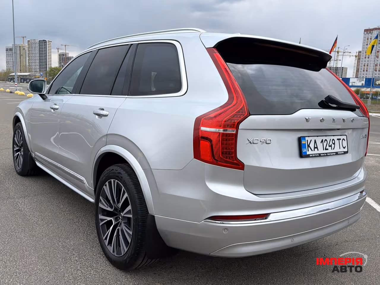 Volvo XC90 - фото 10
