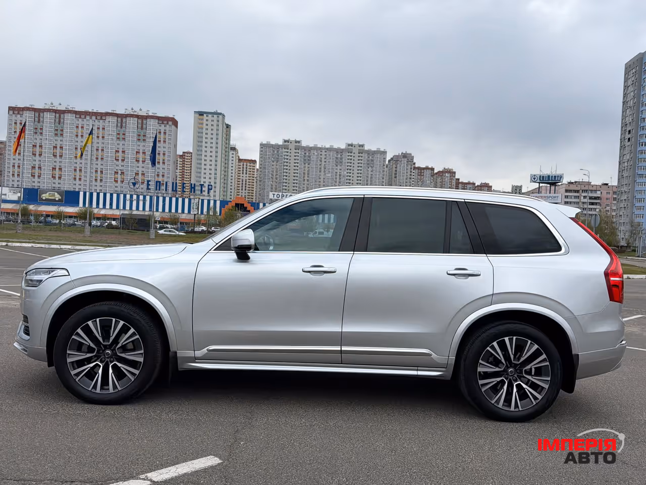 Volvo XC90 - фото 11