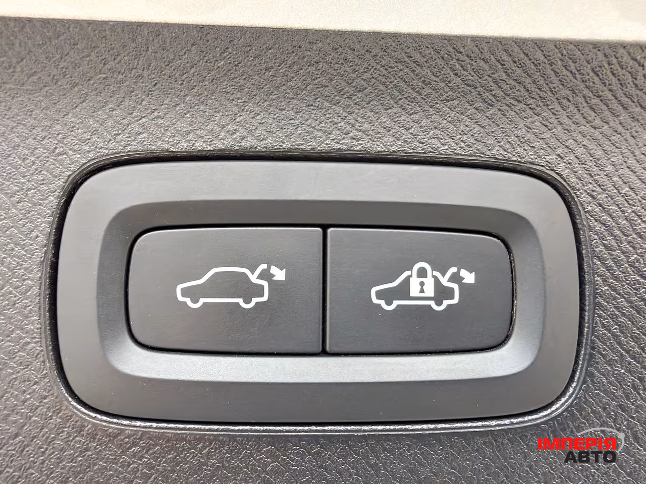 Volvo XC90 - фото 34