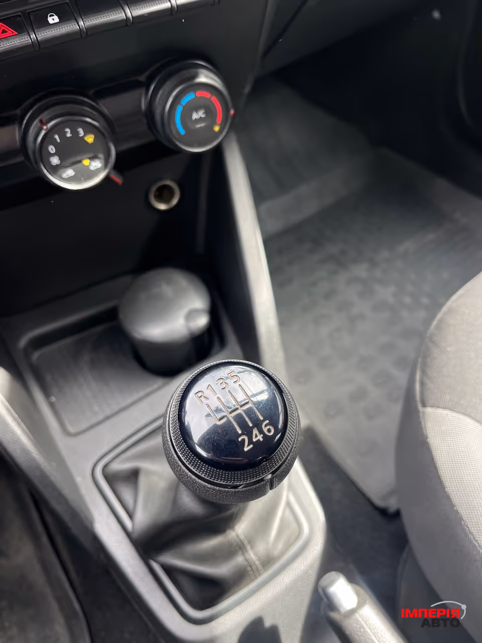 Renault Duster - фото 20