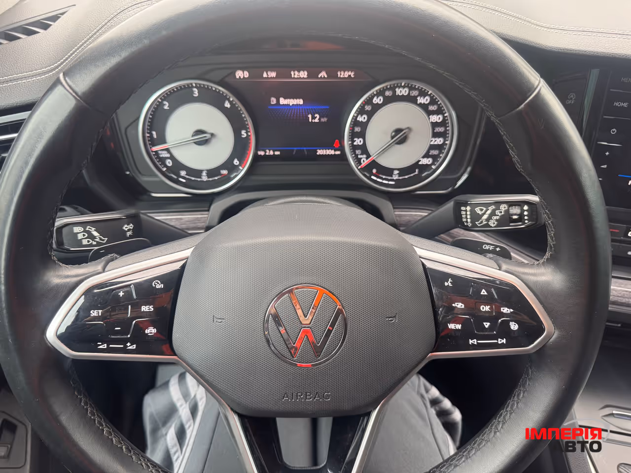 Volkswagen Touareg - фото 16
