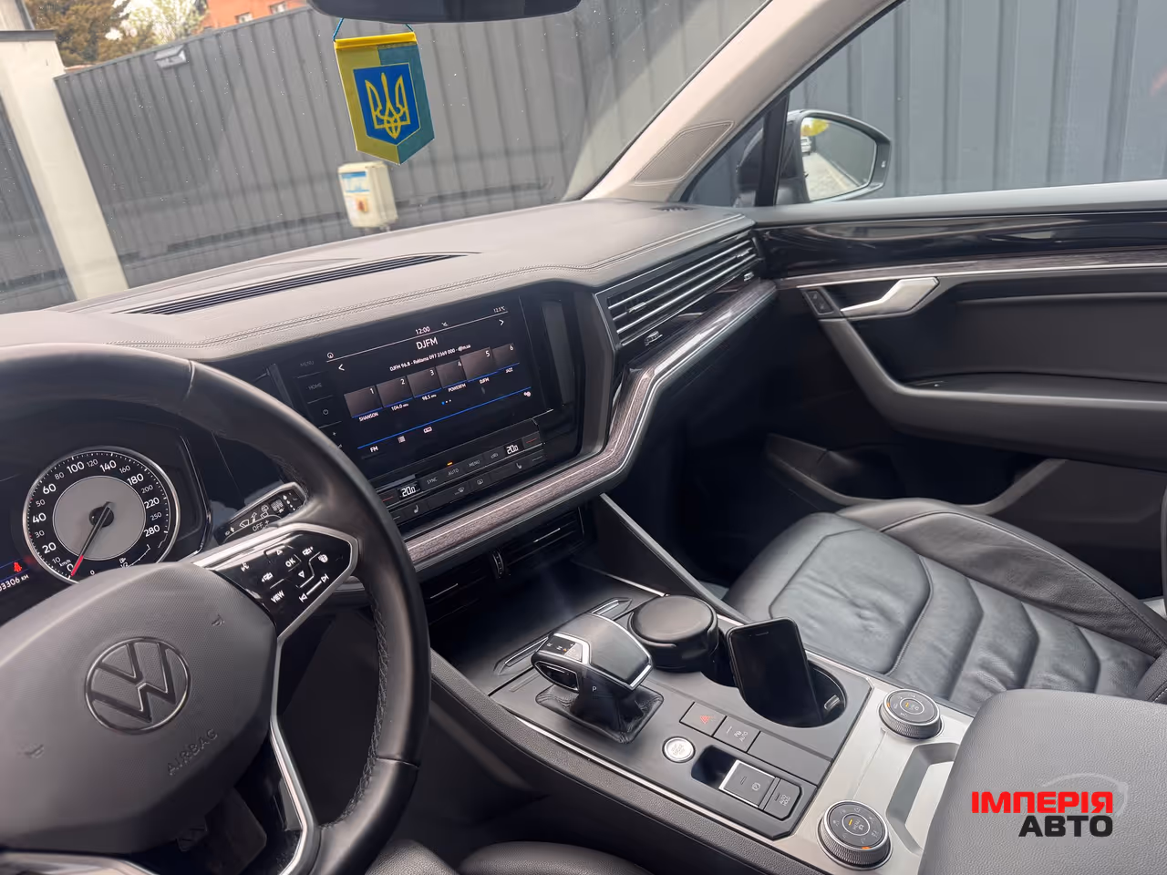 Volkswagen Touareg - фото 26
