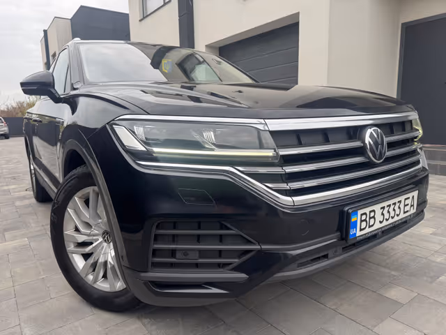 Volkswagen Touareg - фото 2