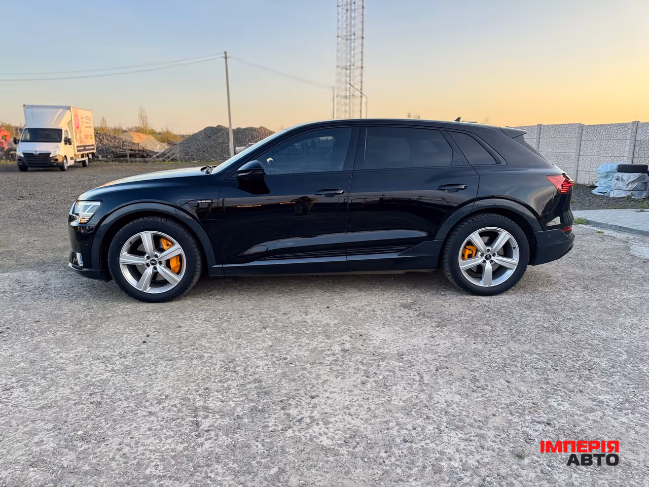 Audi e-tron - фото 11