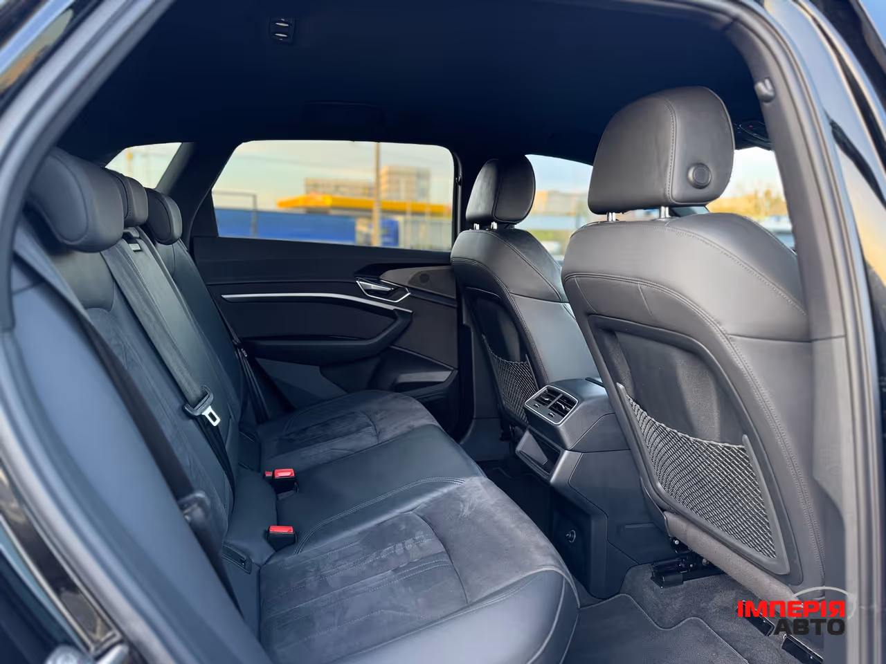 Audi e-tron - фото 25