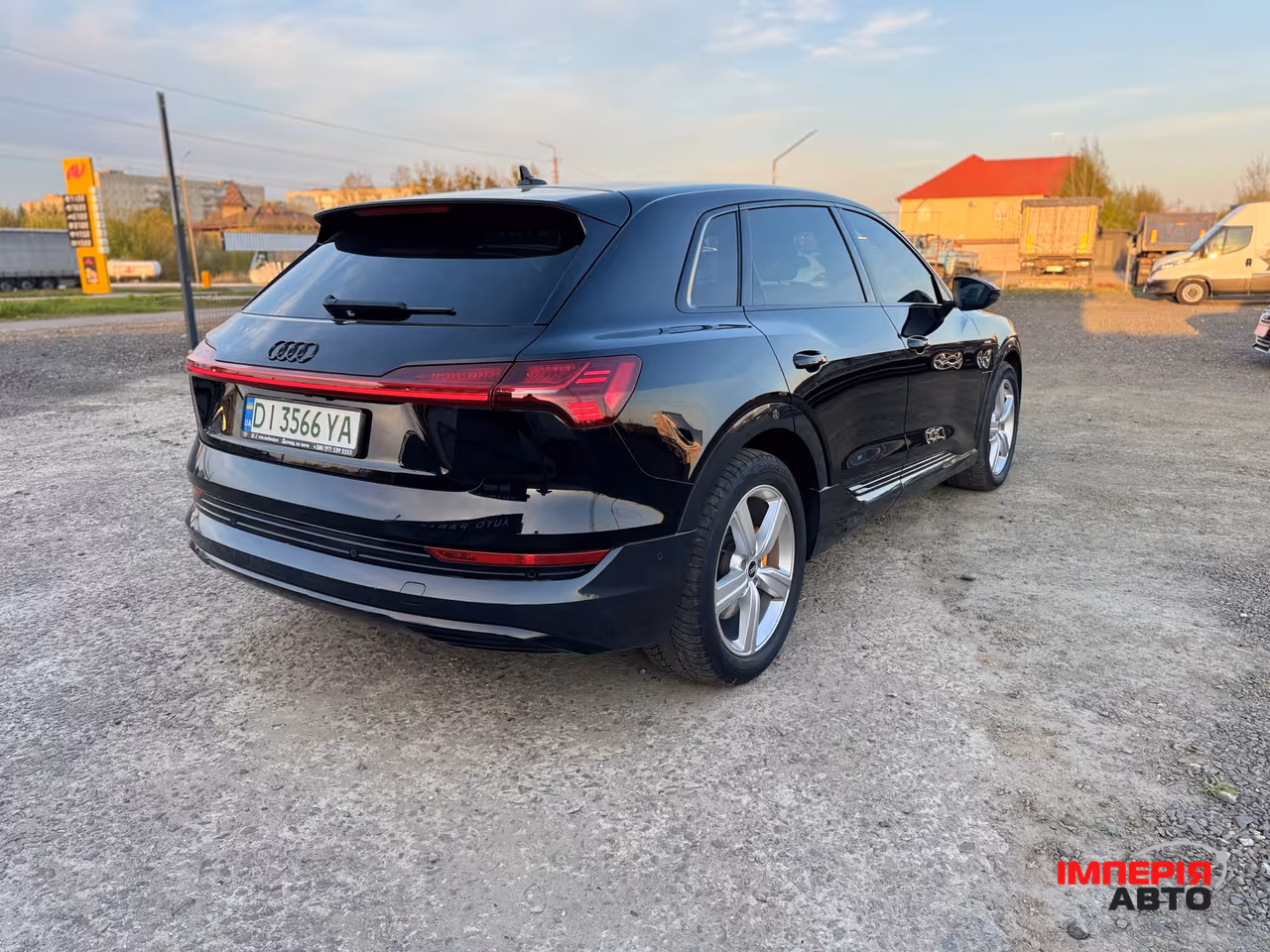 Audi e-tron - фото 5