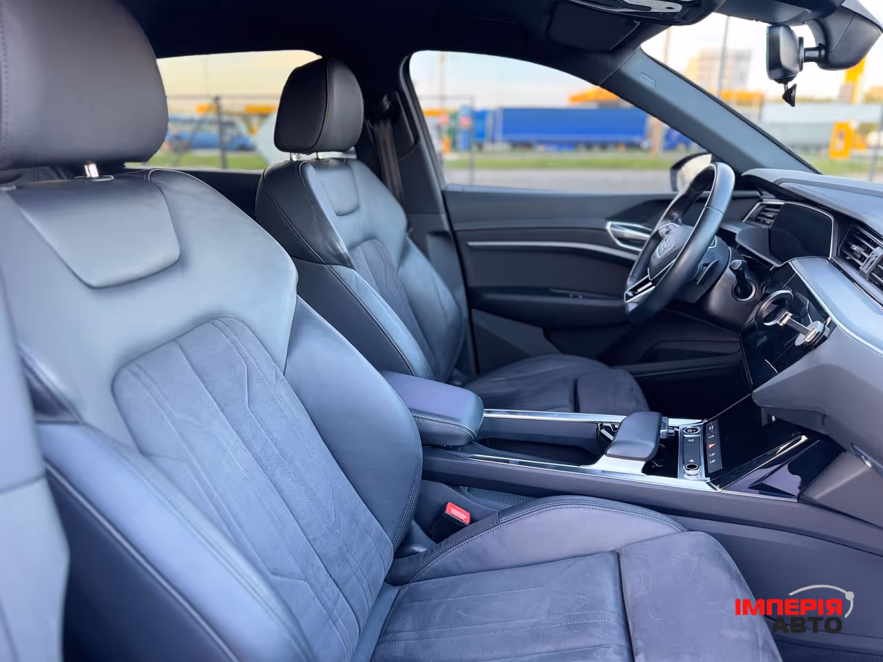 Audi e-tron - фото 31