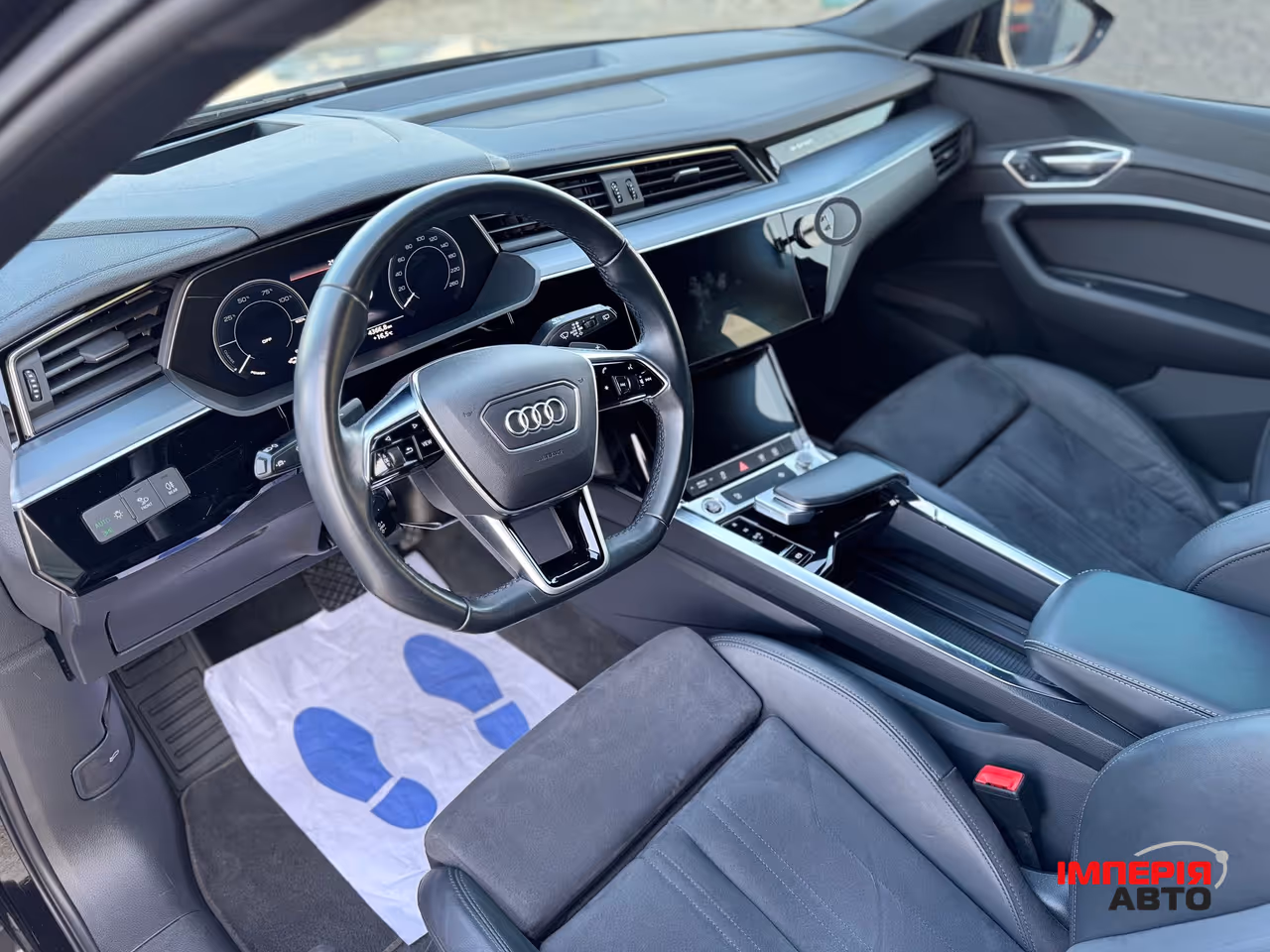 Audi e-tron - фото 19