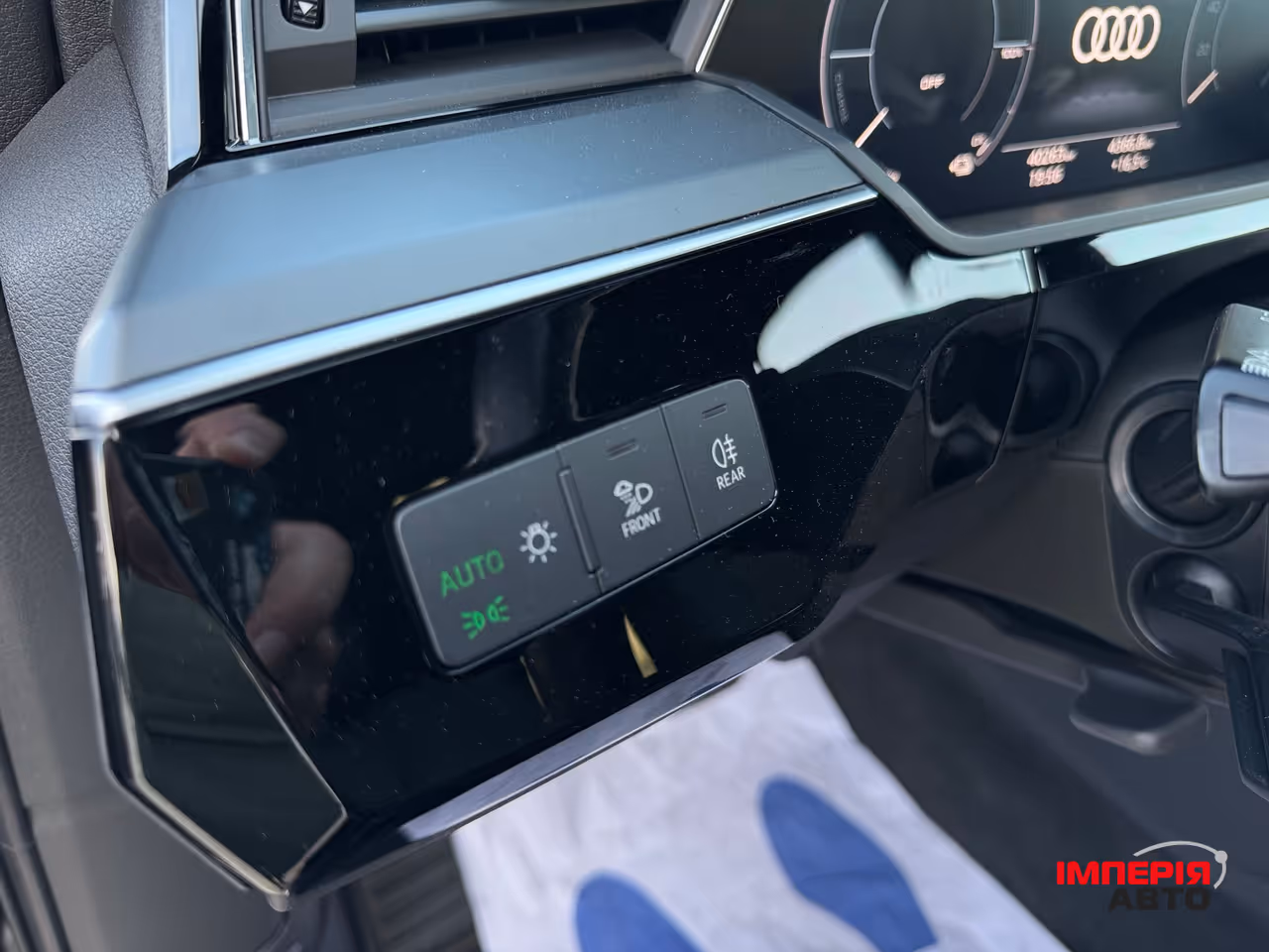 Audi e-tron - фото 20