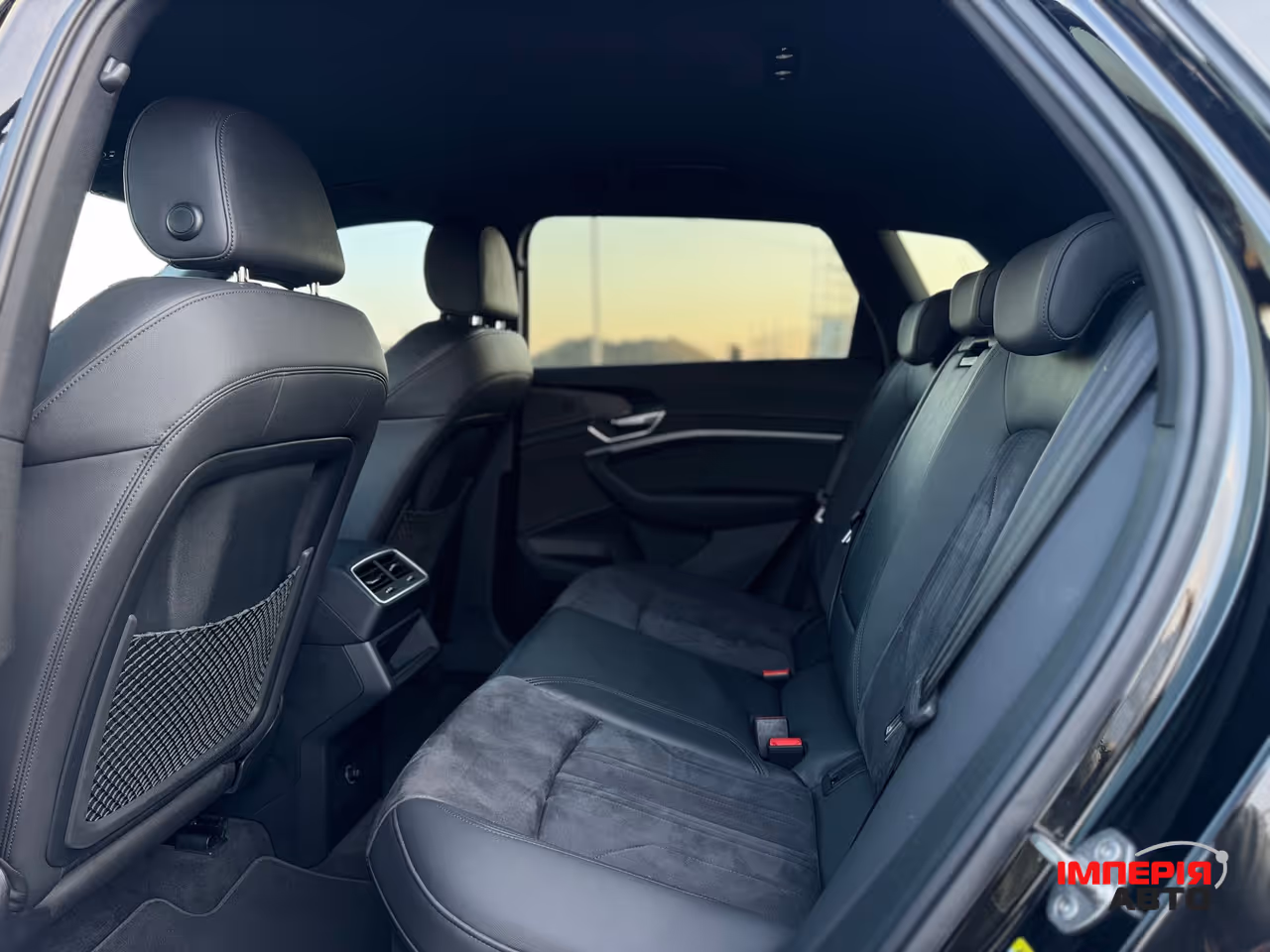 Audi e-tron - фото 23