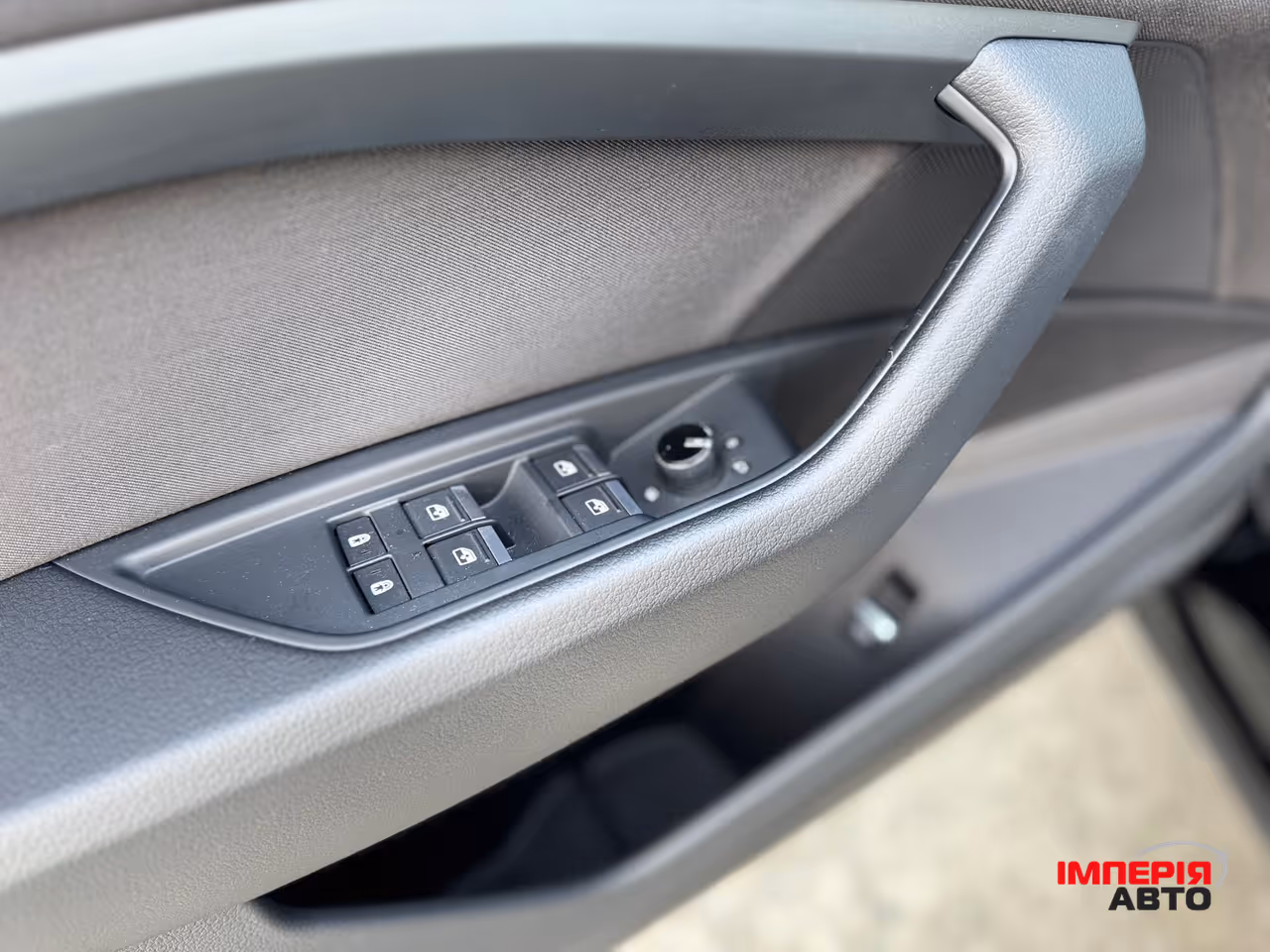Audi e-tron - фото 17