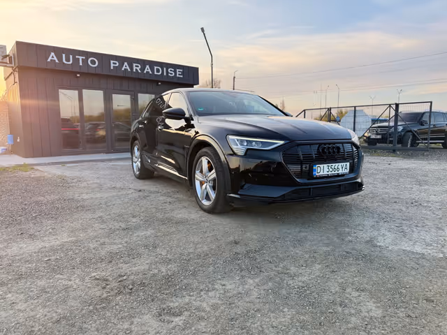 Audi e-tron - фото 3