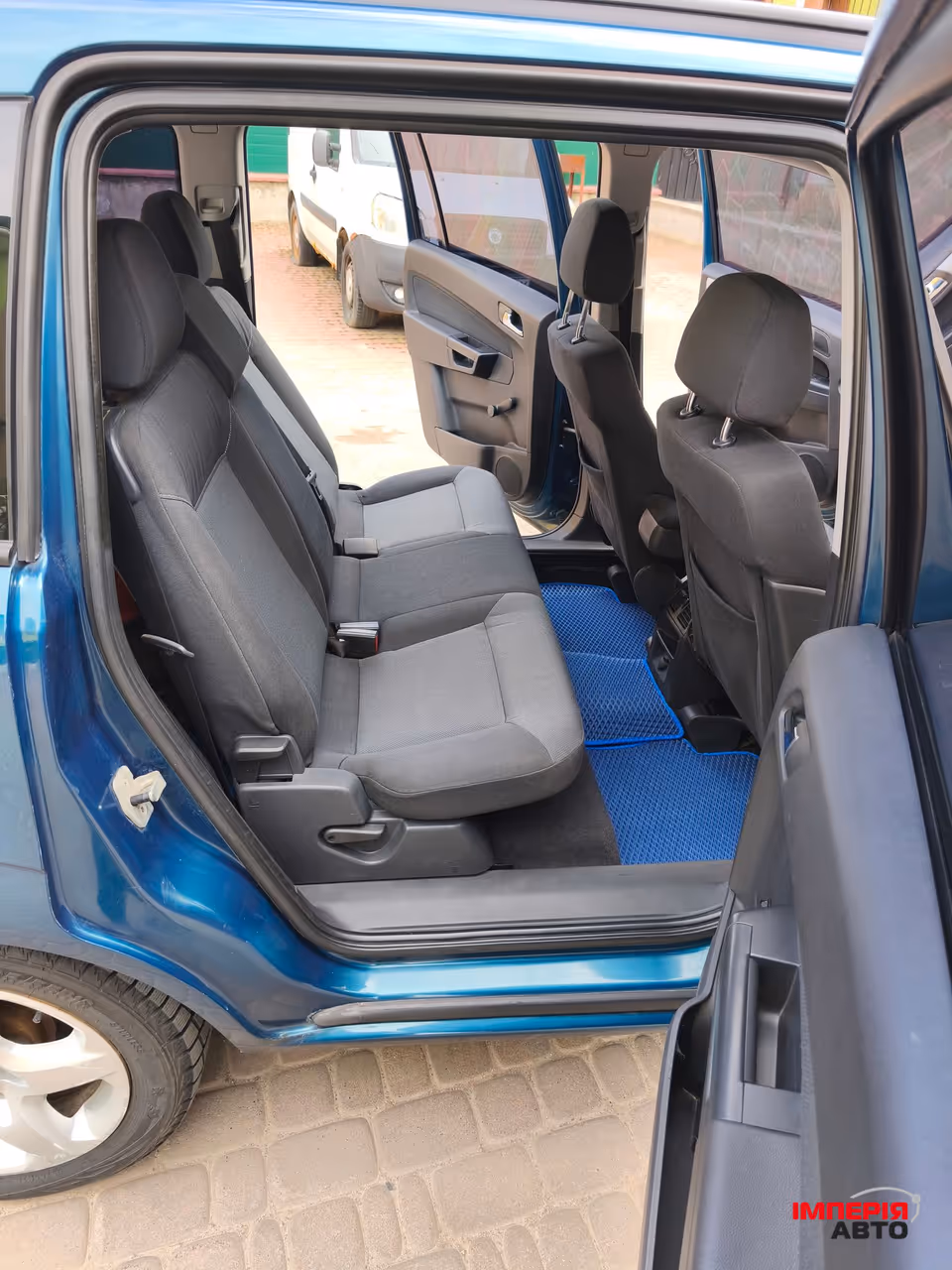 Opel Zafira - фото 24