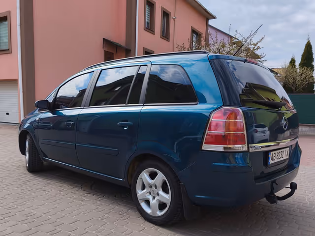Opel Zafira - фото 2