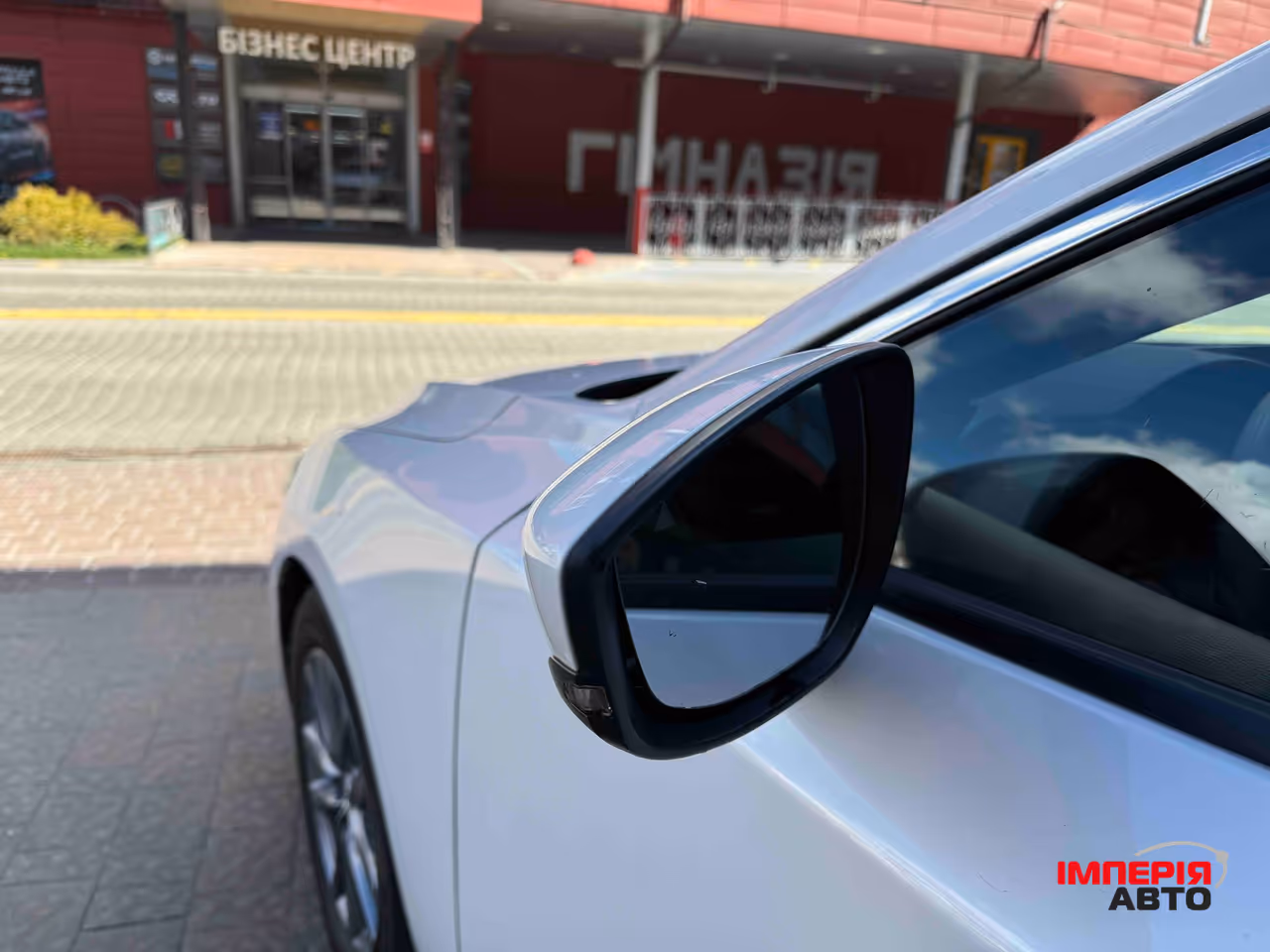 Mazda 3 - фото 11