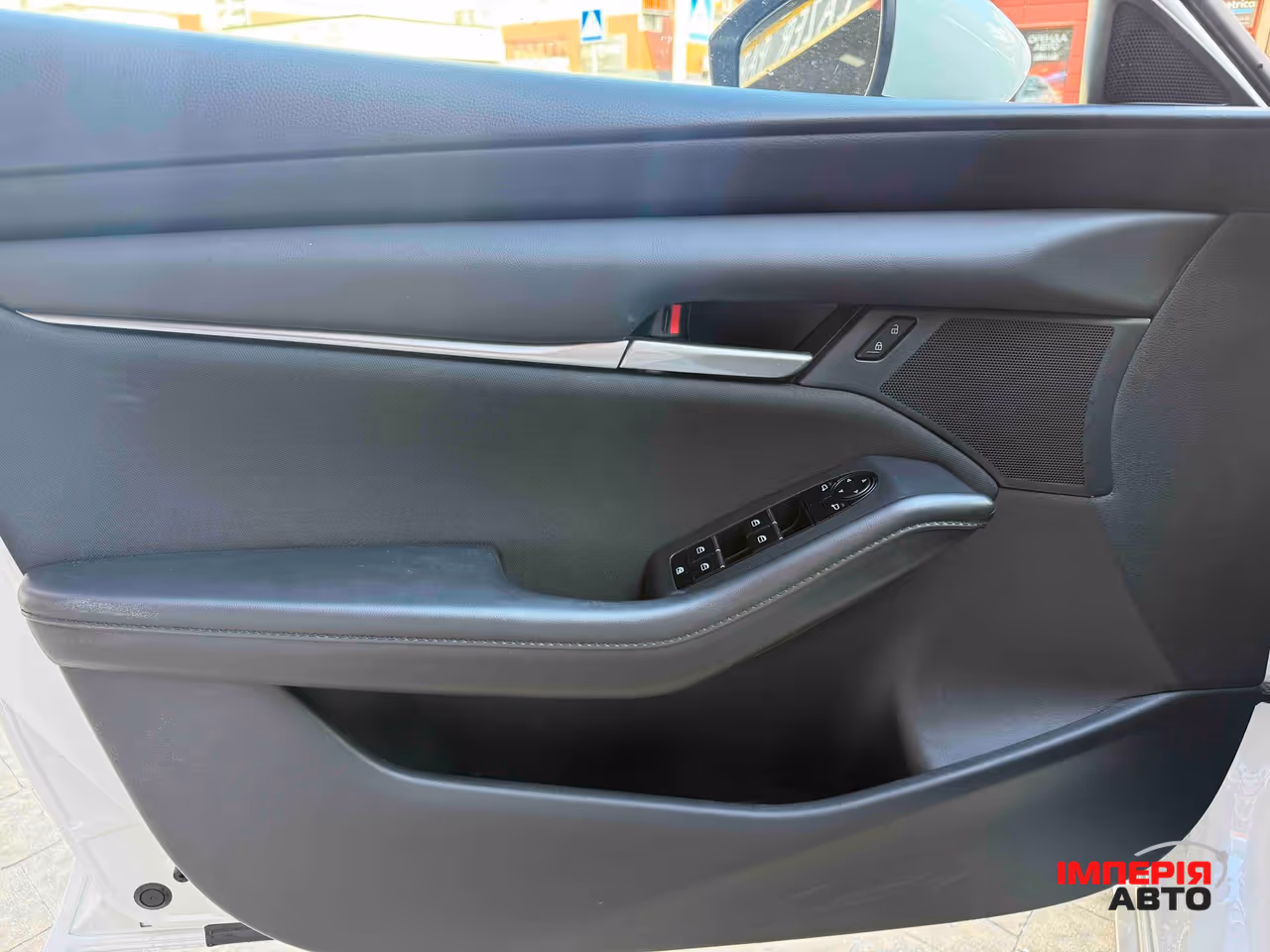 Mazda 3 - фото 13