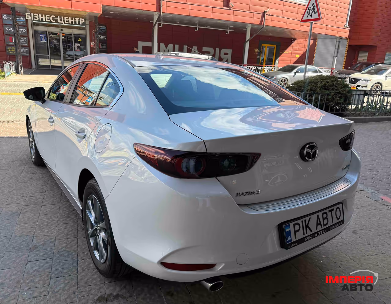 Mazda 3 - фото 9