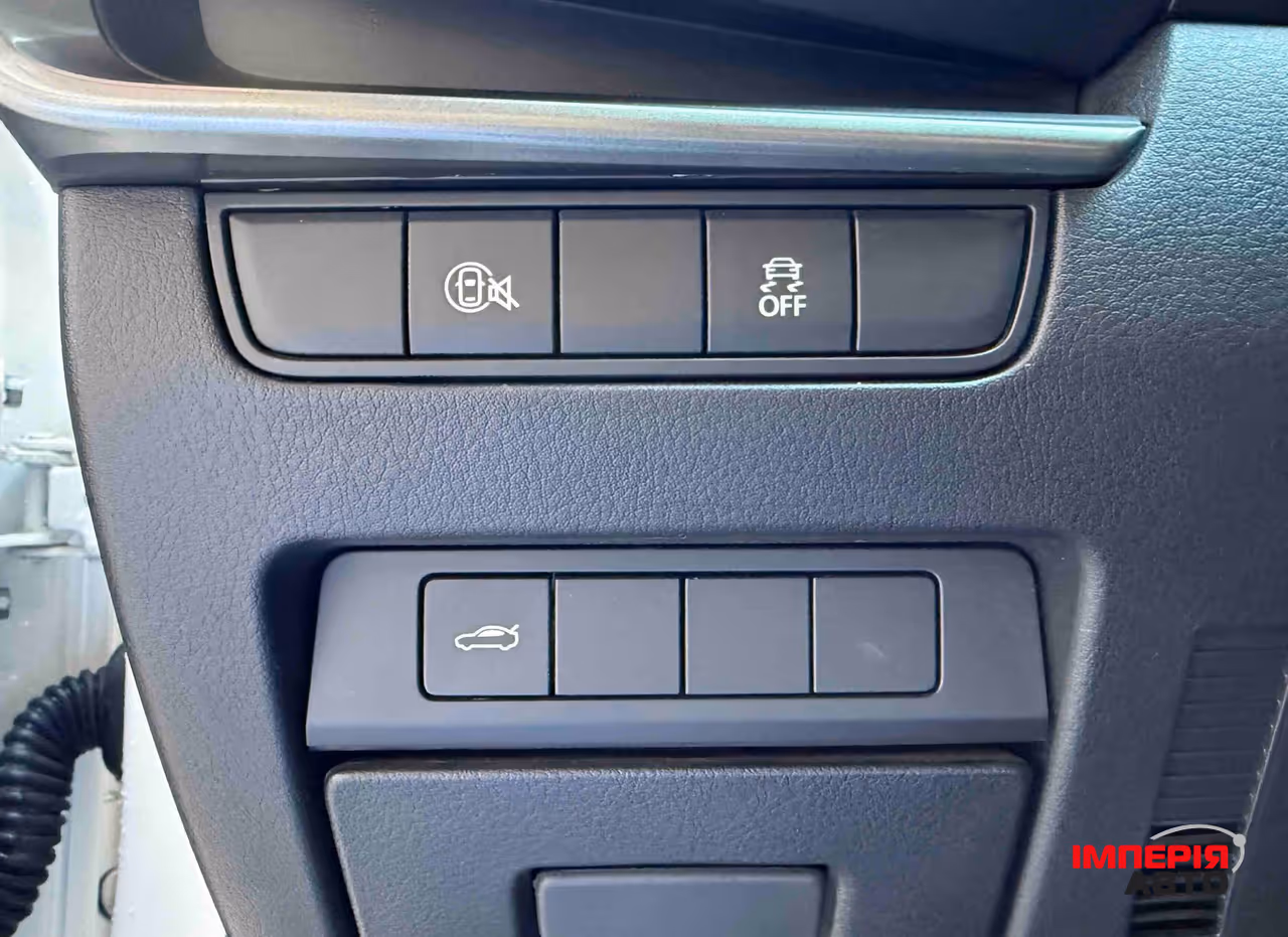 Mazda 3 - фото 16