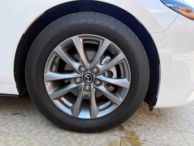 Mazda 3 - фото 5