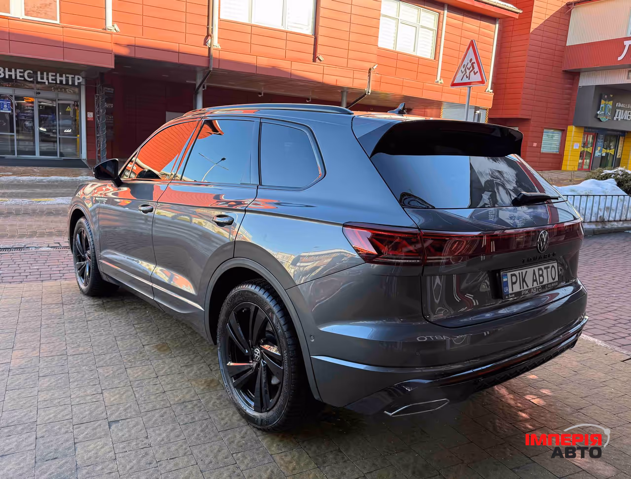 Volkswagen Touareg - фото 11