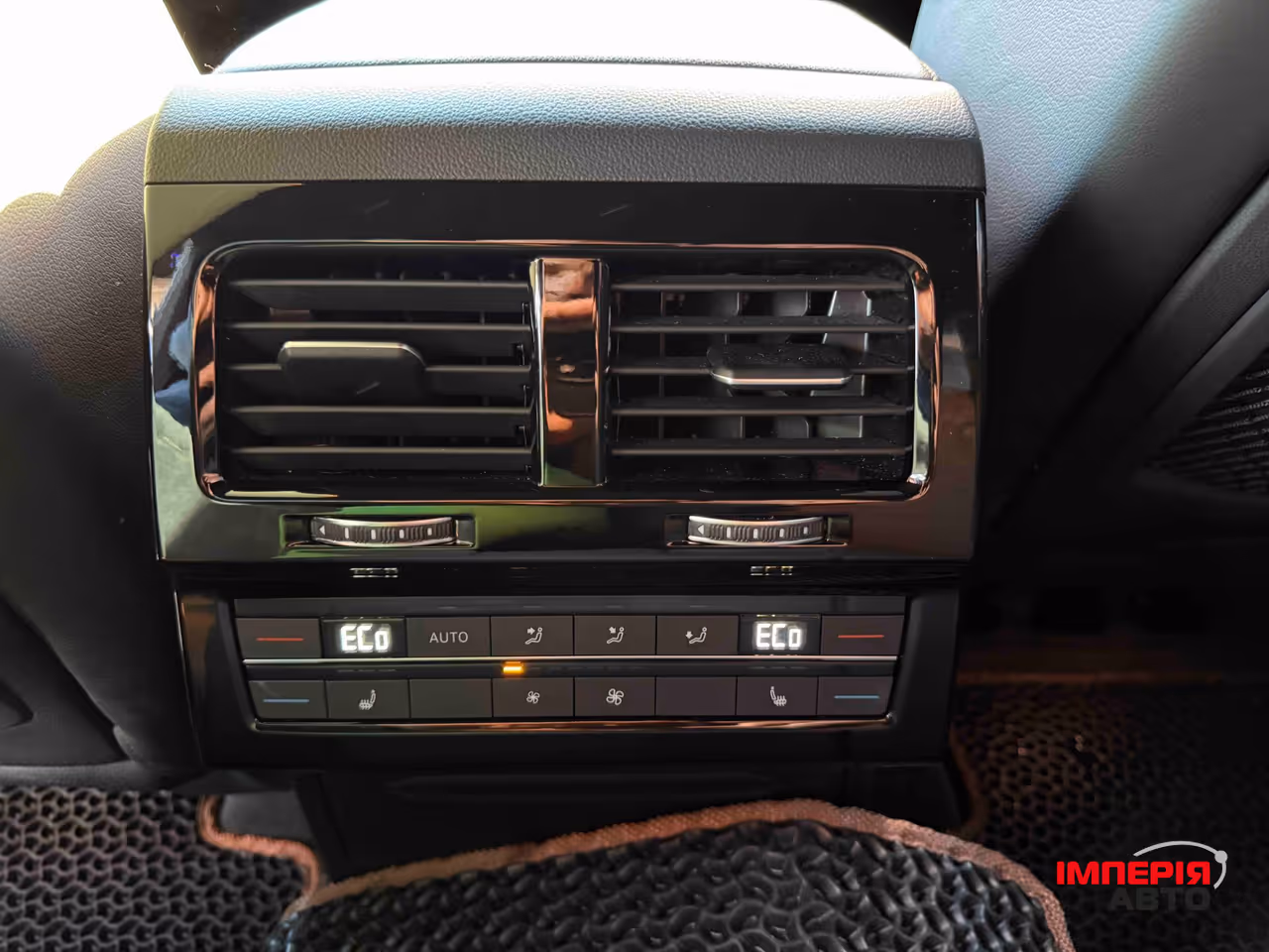 Volkswagen Touareg - фото 47