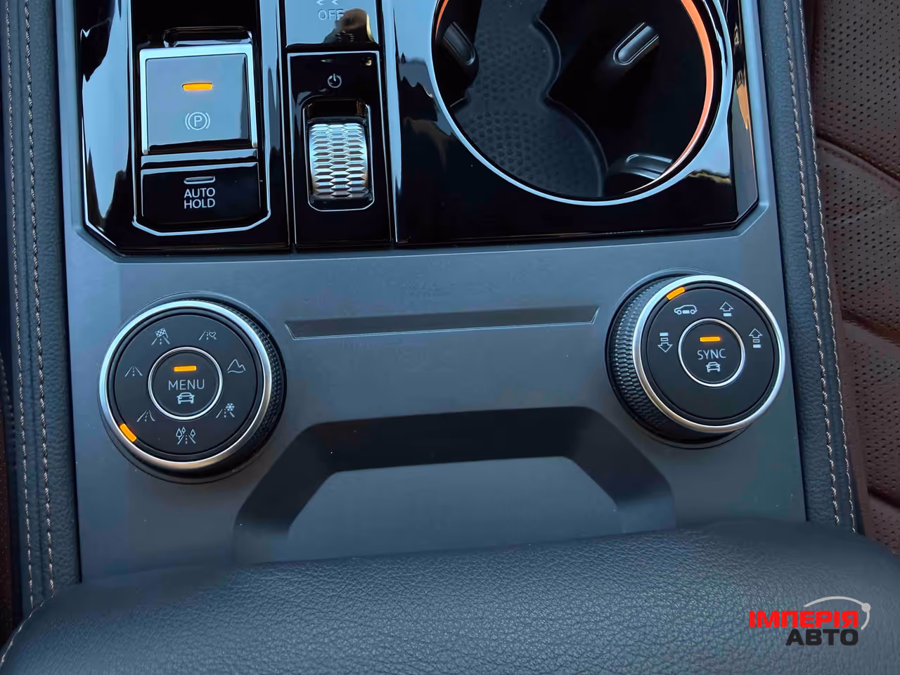 Volkswagen Touareg - фото 42