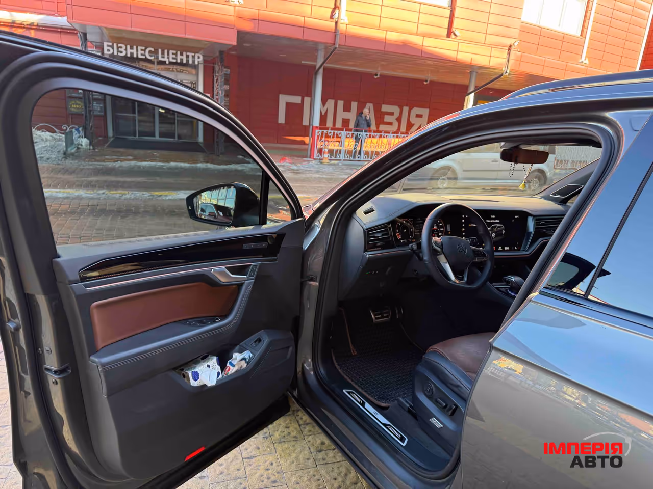 Volkswagen Touareg - фото 14