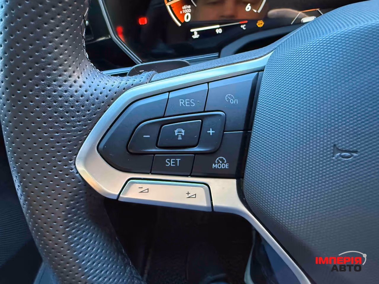 Volkswagen Touareg - фото 27