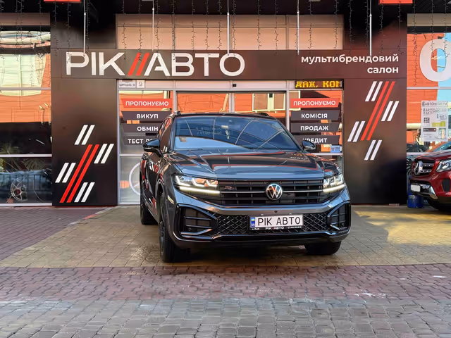 Volkswagen Touareg - фото 1