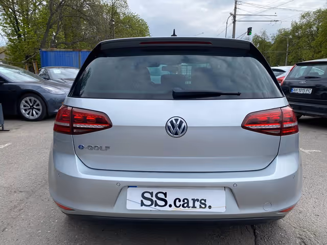 Volkswagen Golf - фото 5