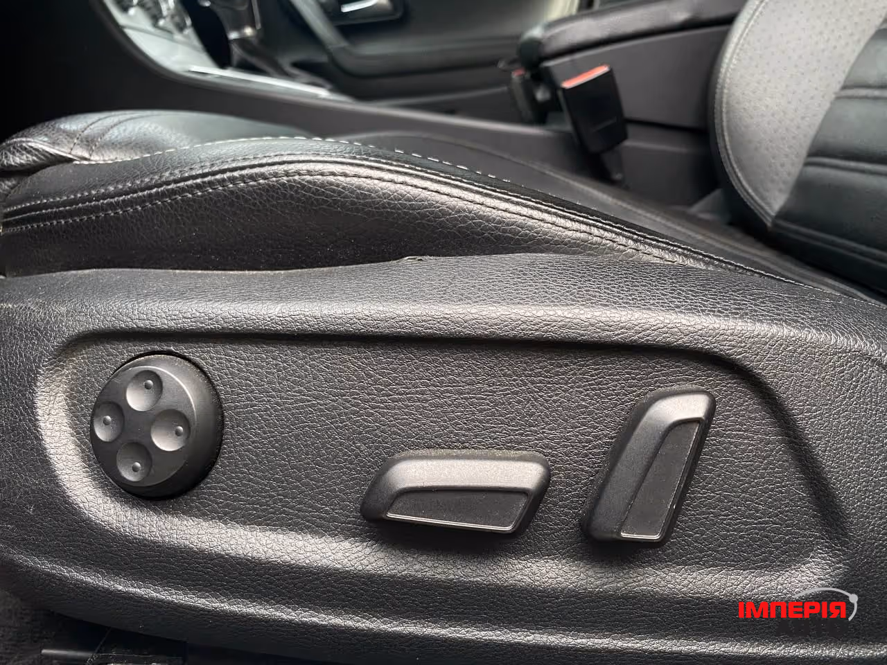 Volkswagen Passat CC - фото 12