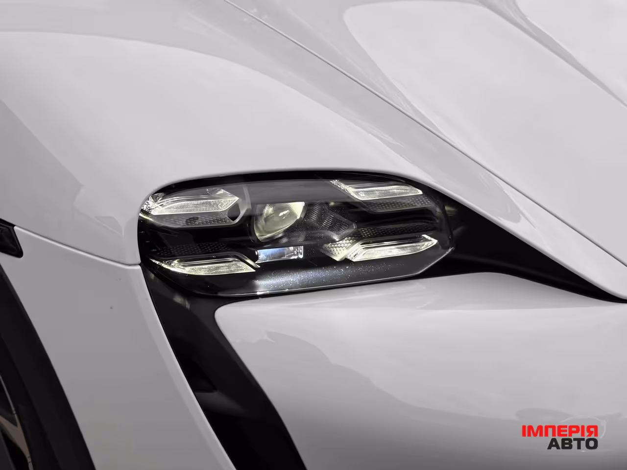 Porsche Taycan - фото 4