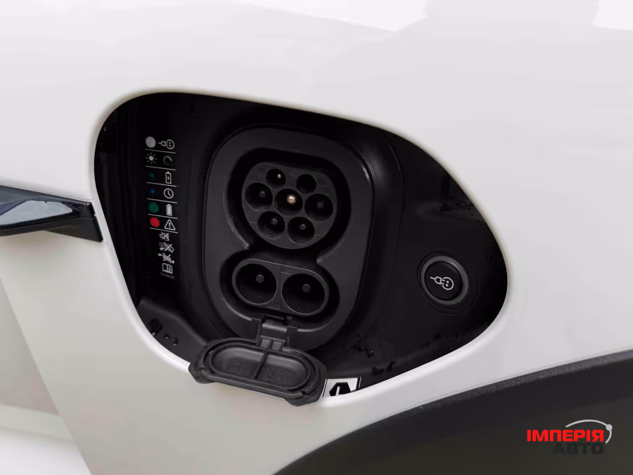 Porsche Taycan - фото 7