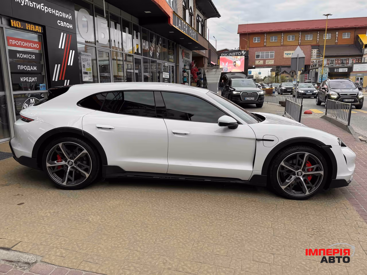 Porsche Taycan - фото 8