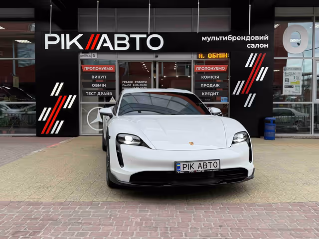 Porsche Taycan - фото 1