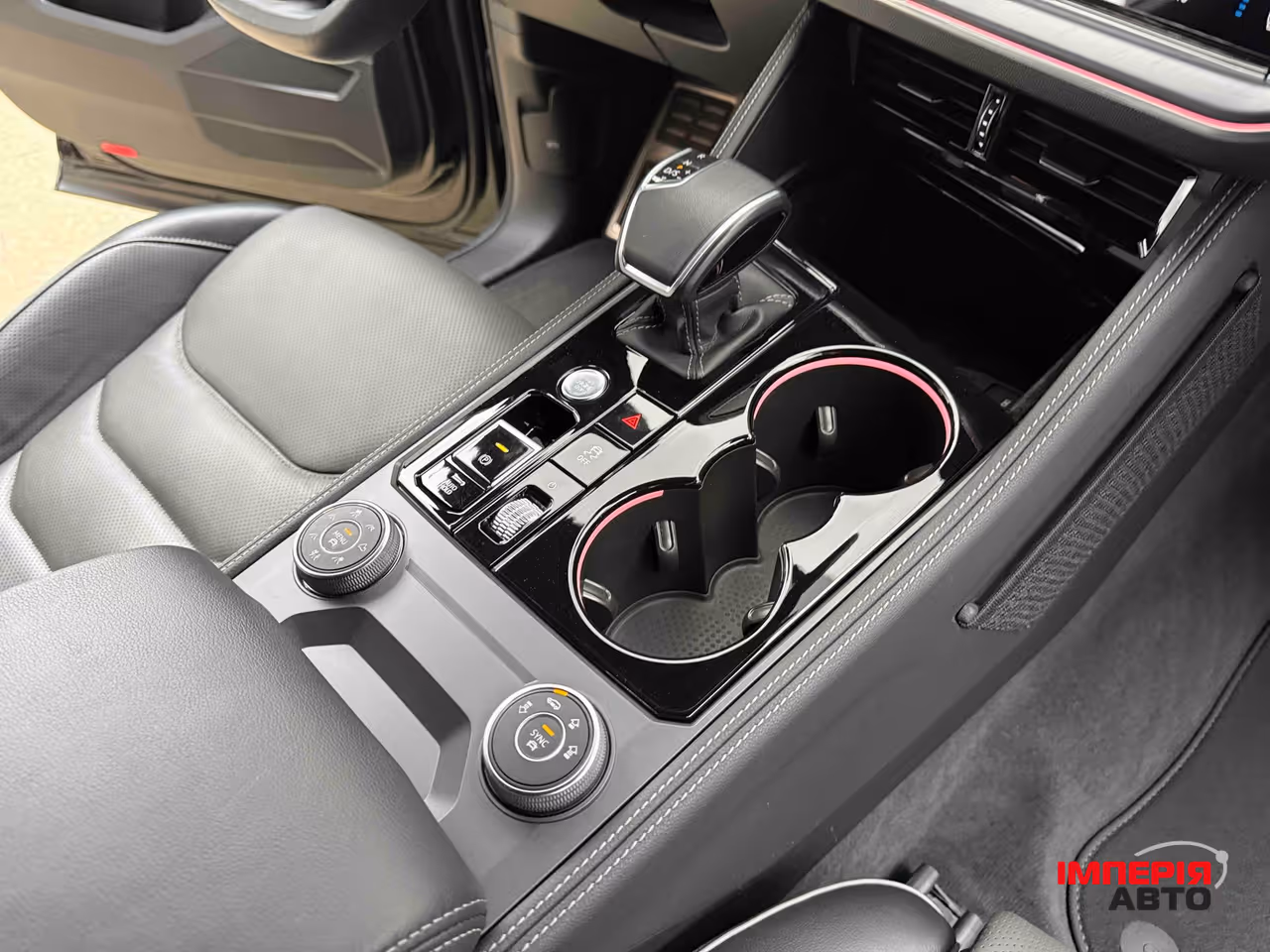 Volkswagen Touareg - фото 65