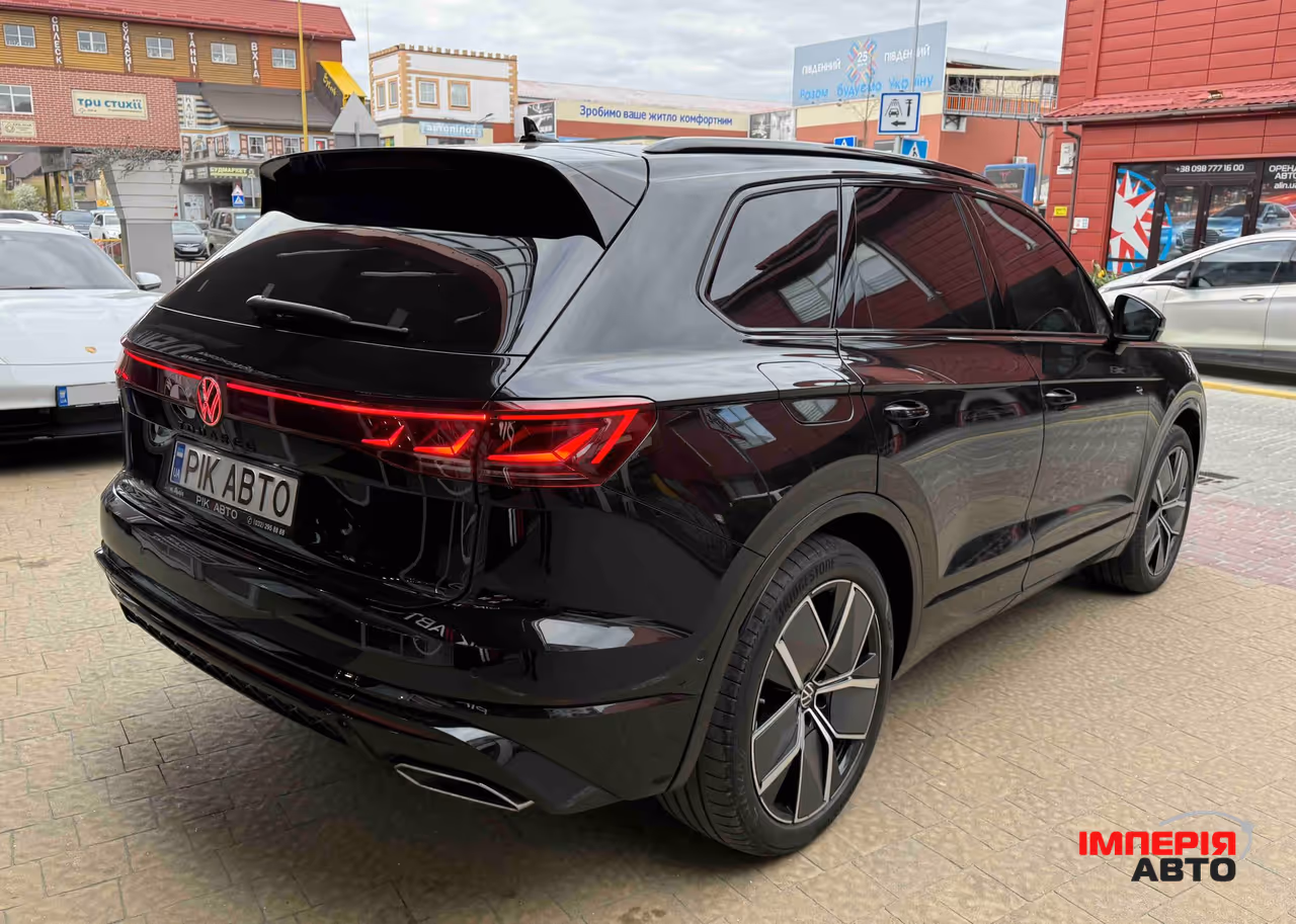 Volkswagen Touareg - фото 11