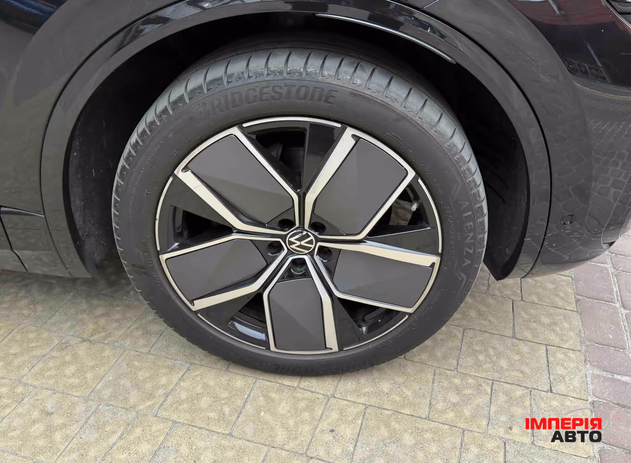 Volkswagen Touareg - фото 8