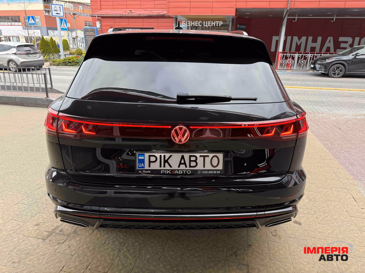 Volkswagen Touareg - фото 12