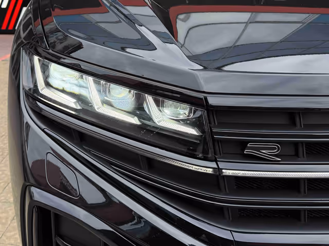 Volkswagen Touareg - фото 5