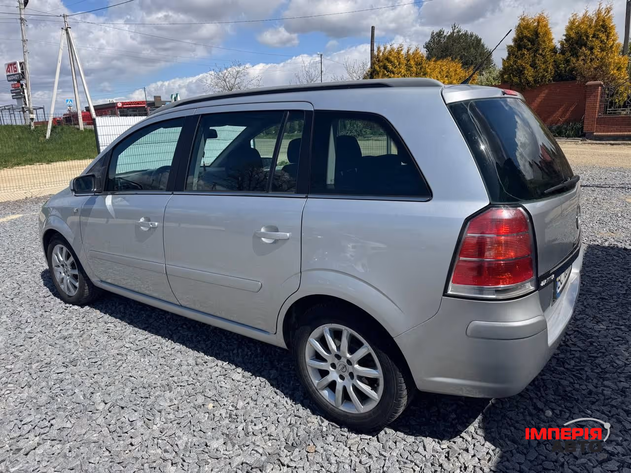 Opel Zafira - фото 10