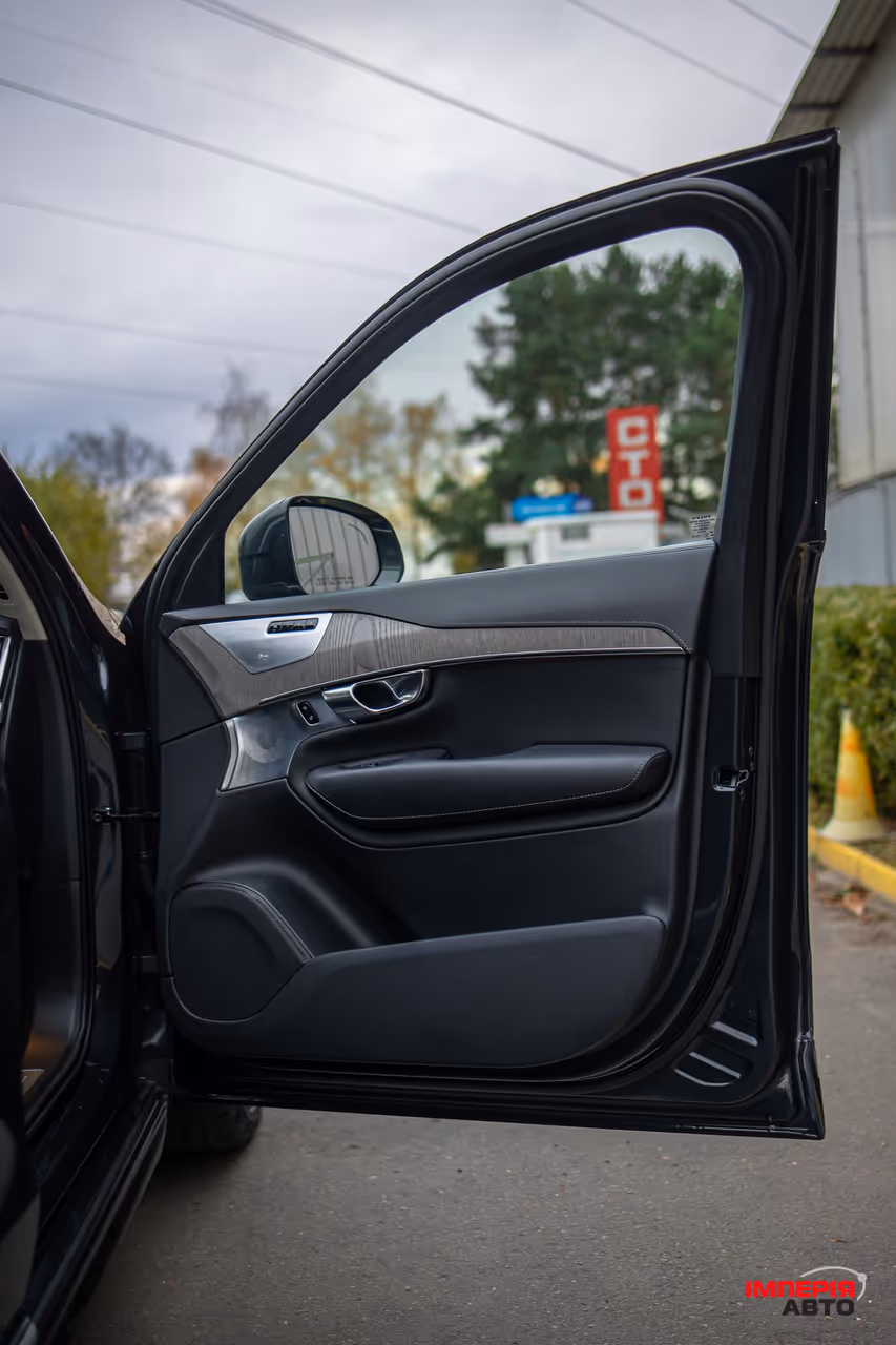 Volvo XC90 - фото 33