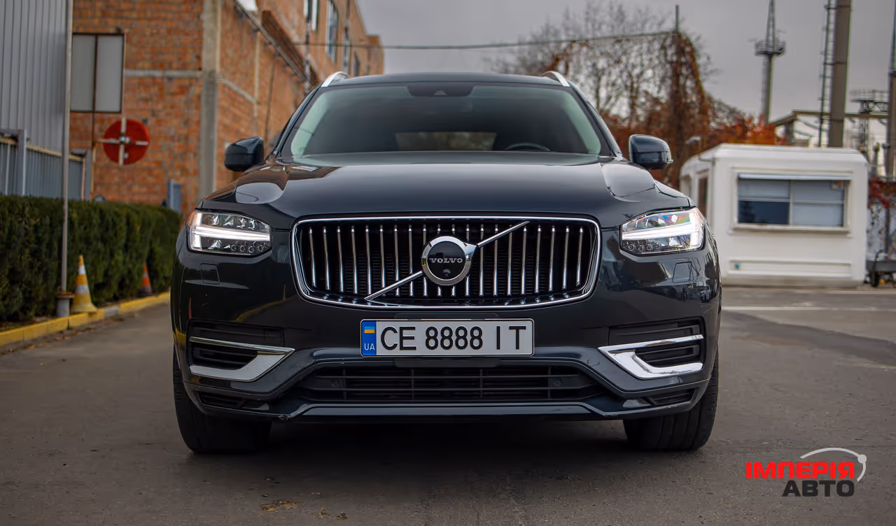 Volvo XC90 - фото 1