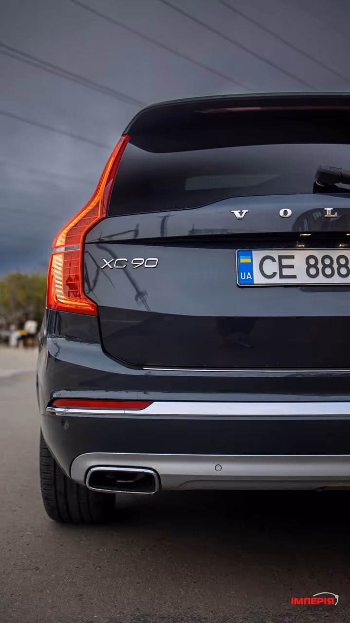 Volvo XC90 - фото 9