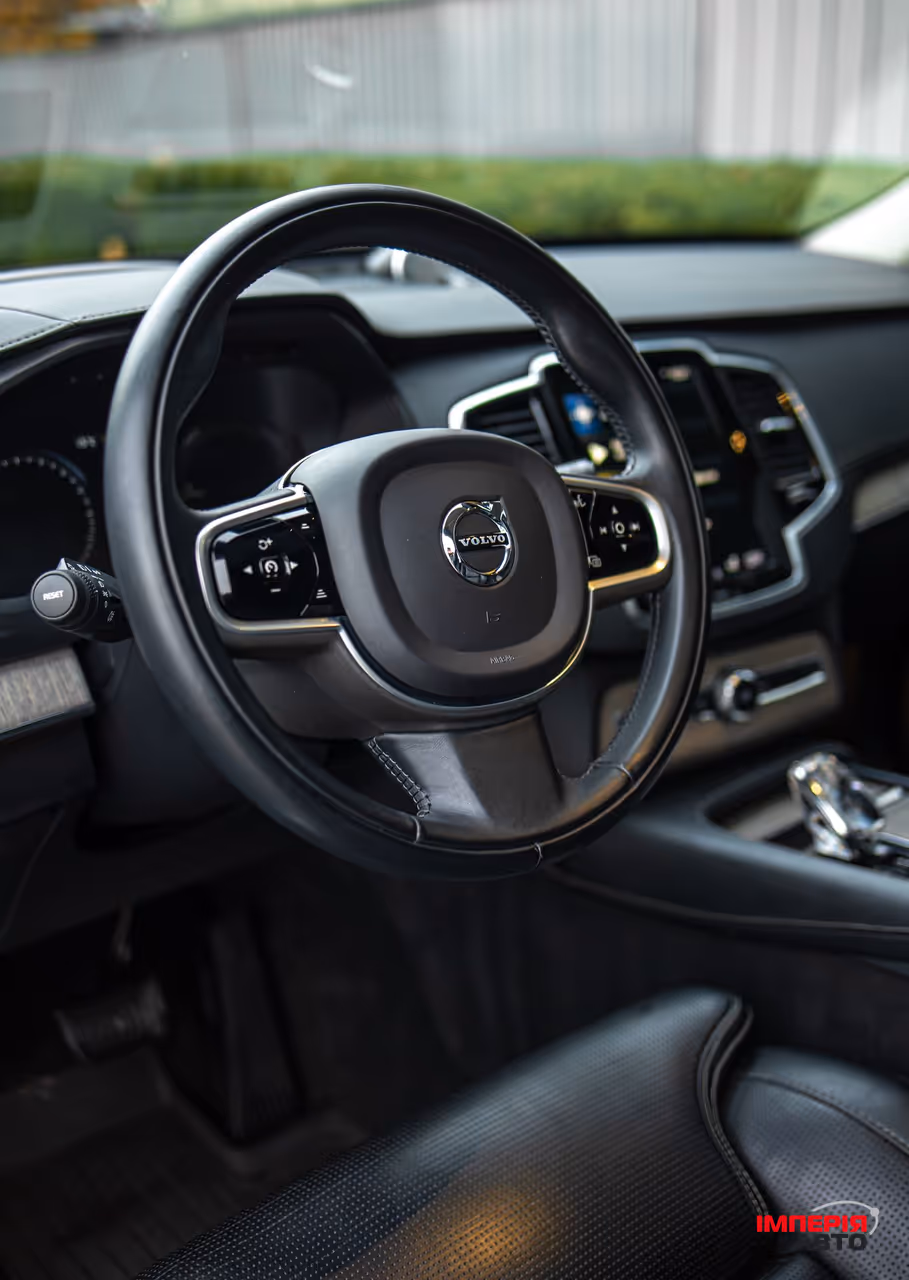 Volvo XC90 - фото 31