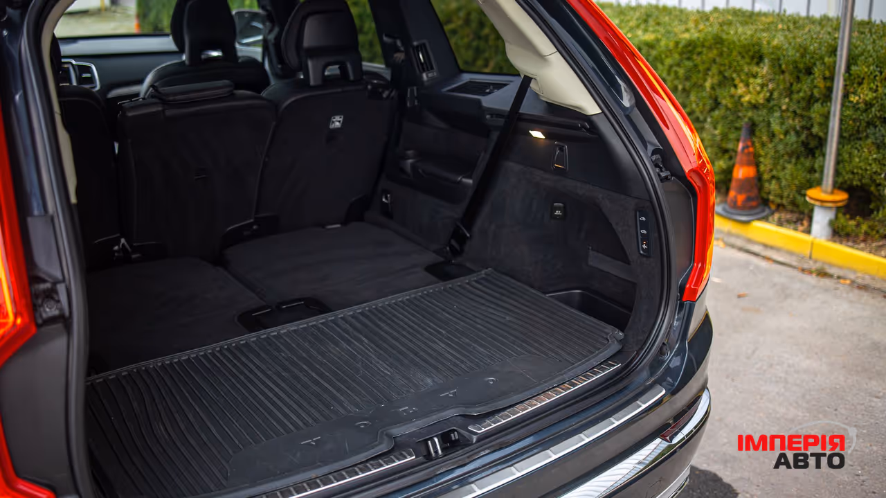 Volvo XC90 - фото 16