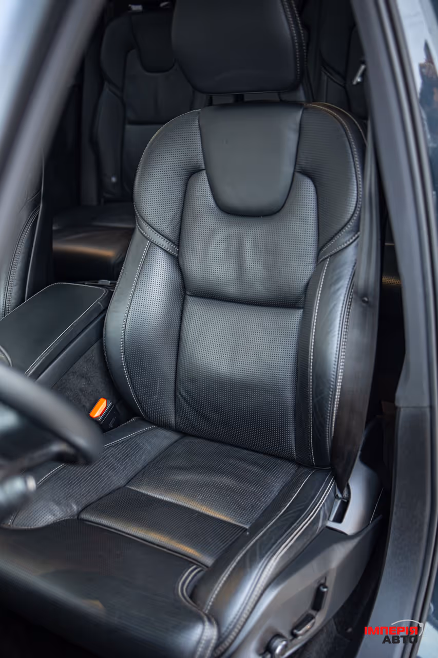 Volvo XC90 - фото 7